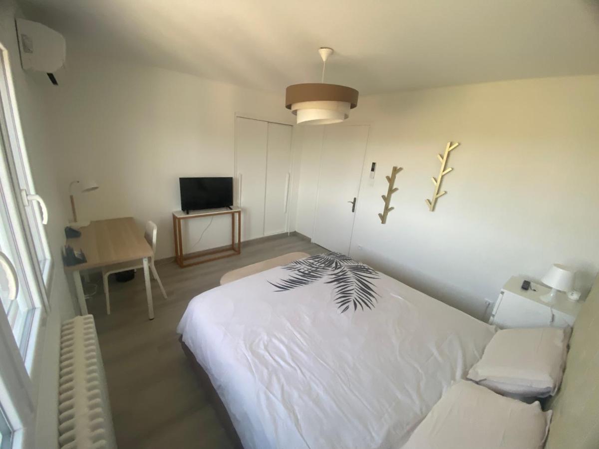 Chambre Dans Logement Partage Chez L Habitant Avec Piscine De 1 A 3 Chambres Grieges الغرفة الصورة