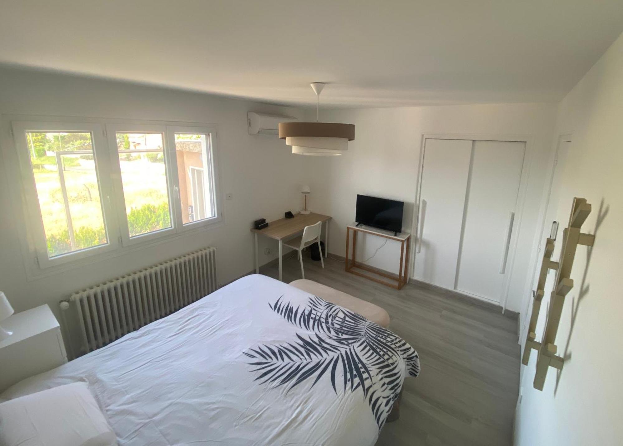 Chambre Dans Logement Partage Chez L Habitant Avec Piscine De 1 A 3 Chambres Grieges الغرفة الصورة